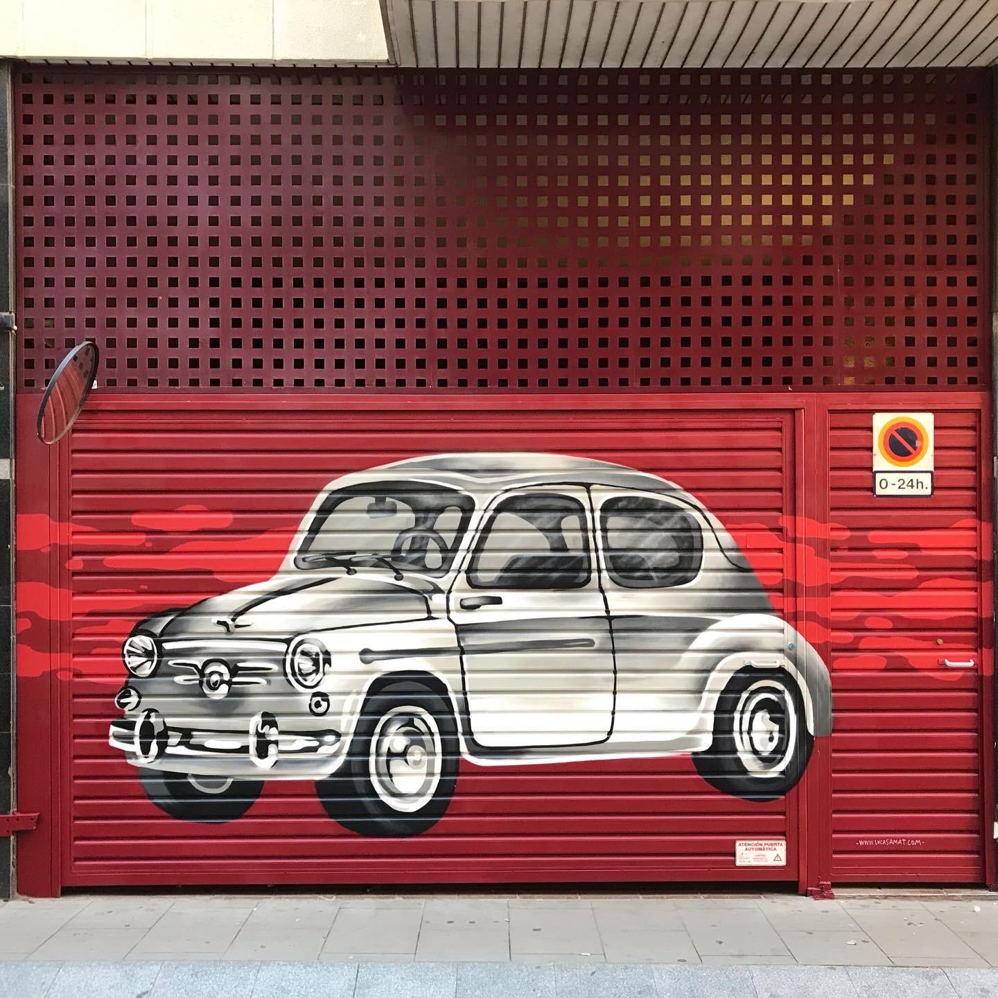 Graffitis Profesional Artístico Puerta de Parking Barcelona